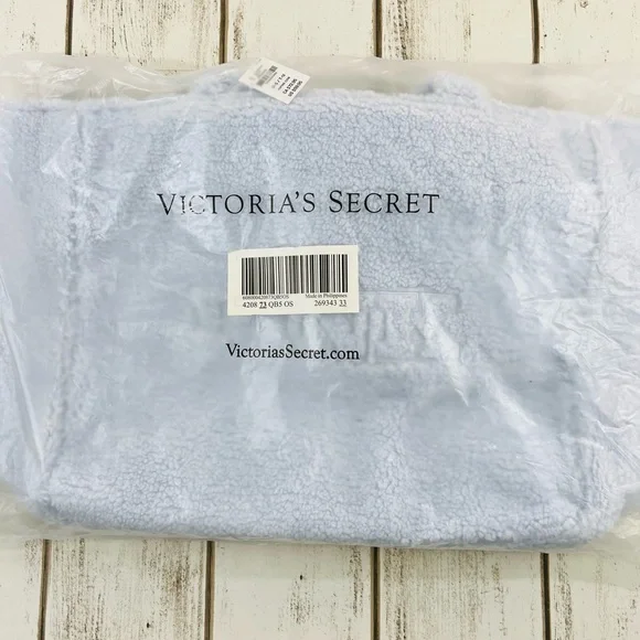 VS PINK Sherpa Fleece Fuzzy Tote Bag - Picture 3 of 5